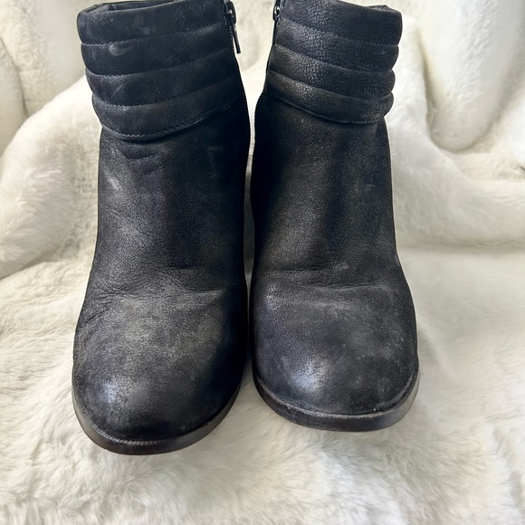 Diba Block Heel Ankle Boots Bootie
Black Size 9.5 - Picture 2 of 7